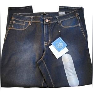 New! Classic Skinny Jeans by AZ Size 18